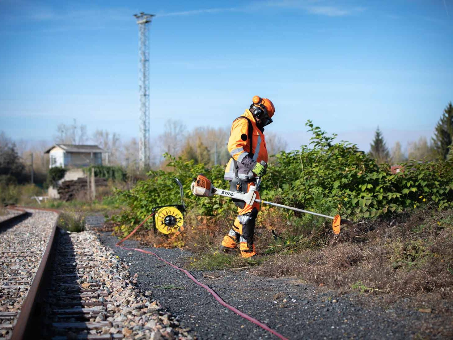 reportage photo professionnelle entreprise Safe Innov le long des rails